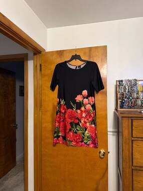 New Directions Women's Dress Size PL Floral Knee Length Red Black Easter